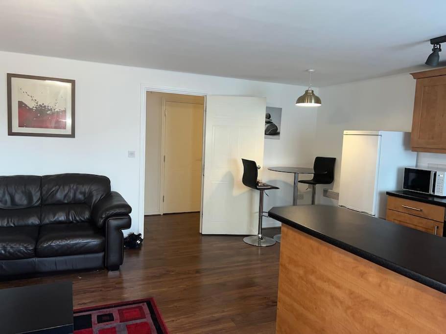 Spacious 2-Bed Apartment In Abbey Wood, Greenwich Luaran gambar